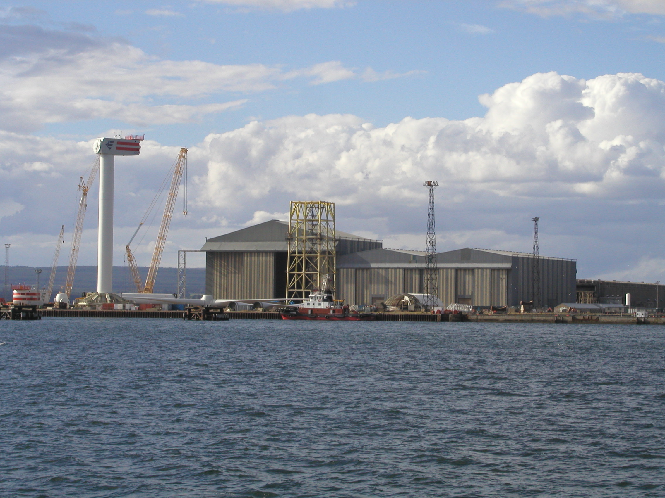 Wind_turbine_at_Nigg.jpg