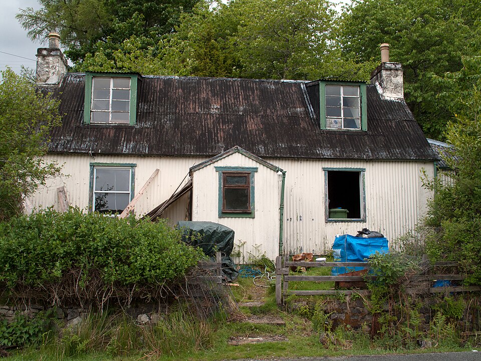 A photo of a dilapidated house in the Scottish Highlands
Image Credit: Trevor Littlewood, CC BY-SA.